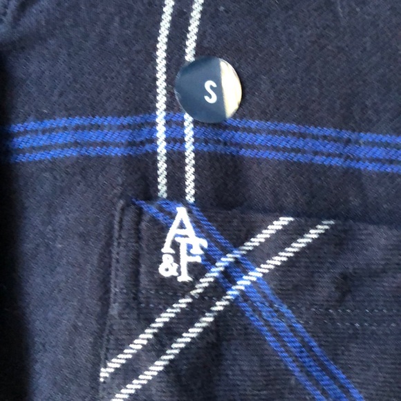 Abercrombie & Fitch Women’s Buttonup Shirt - Picture 6 of 6